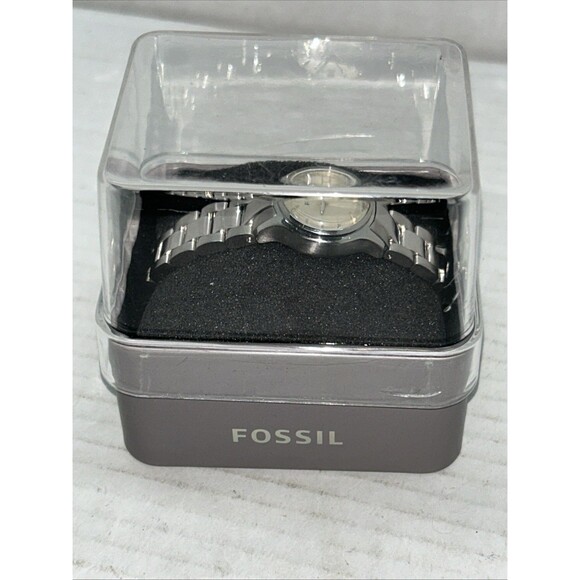 Fossil Women's Wrist Watch ES3165 - Picture 9 of 10